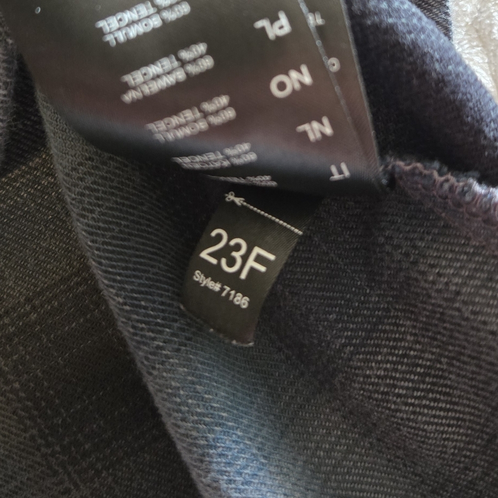 Kuhl Flannel, Size Medium - Picture 7 of 10